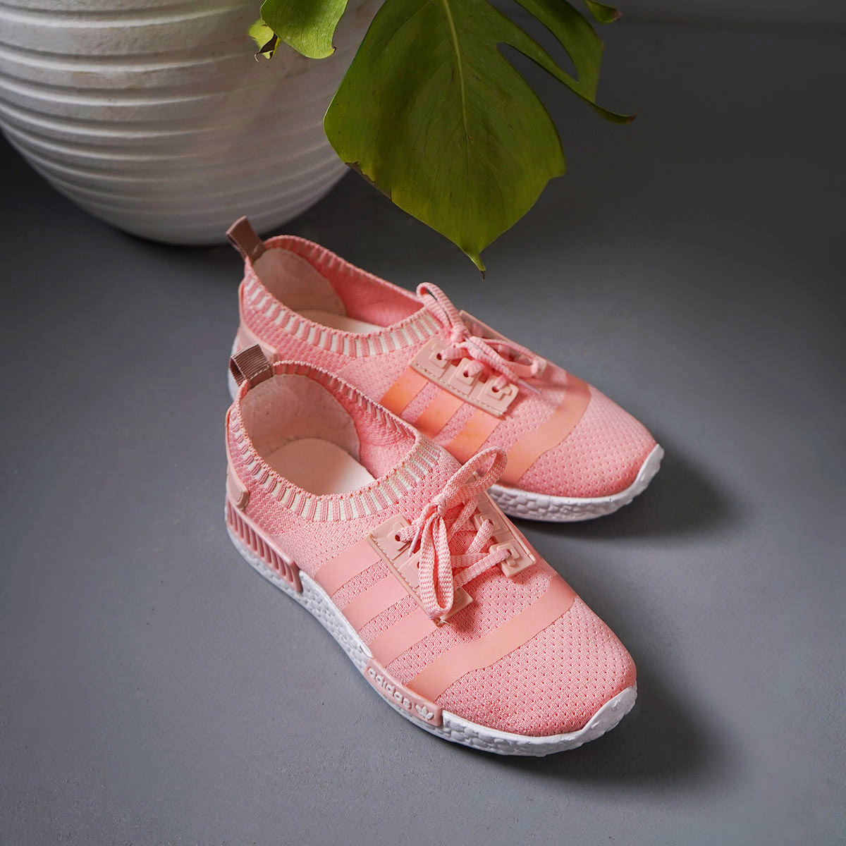 کفش ورزشی صورتی adidas زنانه مدل Anika