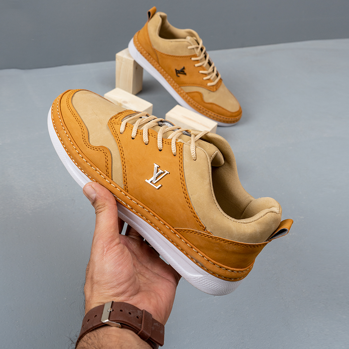 کفش LV مردانه عسلی مدل Amery