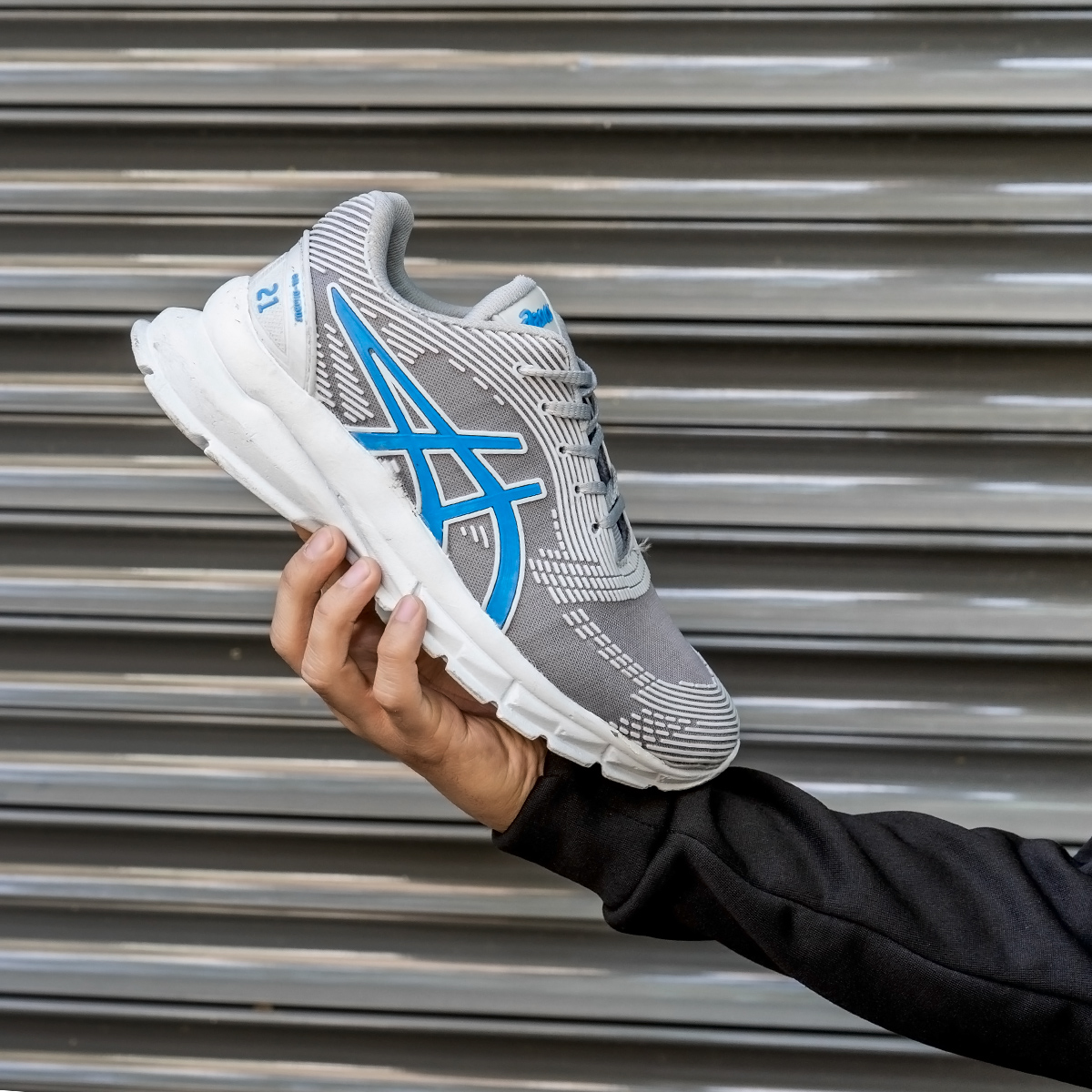 کفش ورزشی اسیکس مردانه طوسی مدل JAVER