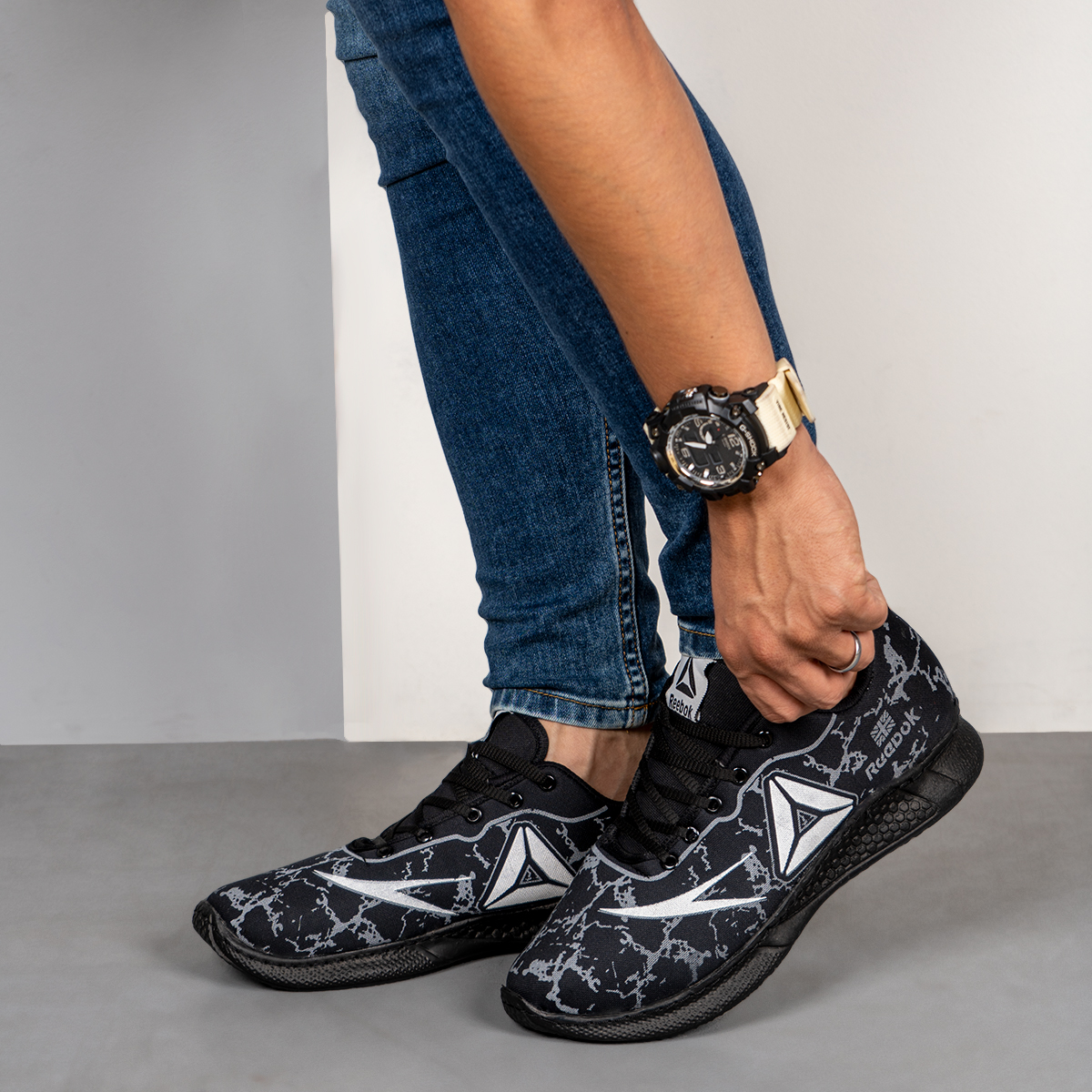 کفش مردانهReebok مشکی سفید مدل Aishin(T)