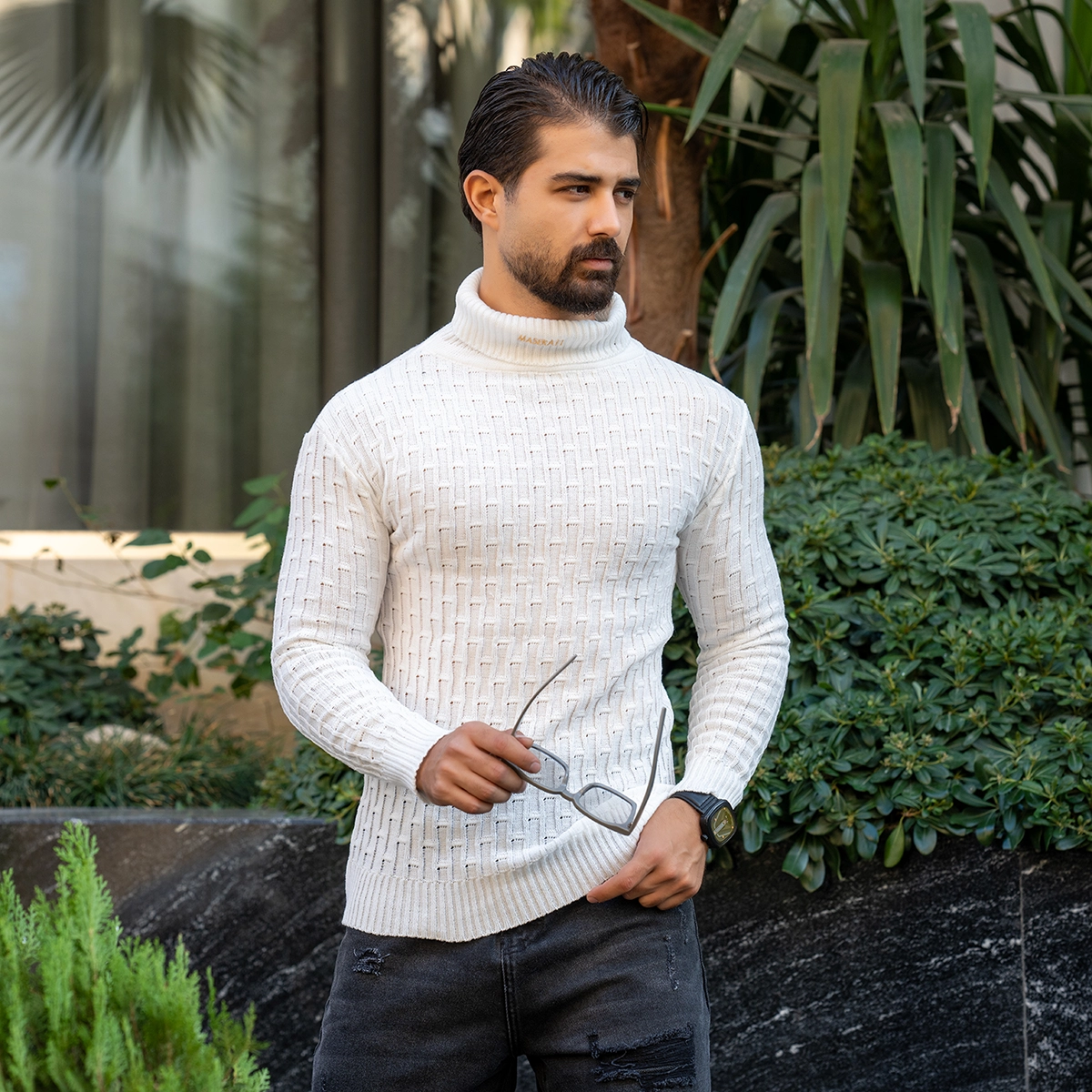 پلیور اندامی یقه اسکی سفید مردانه مدلotik
