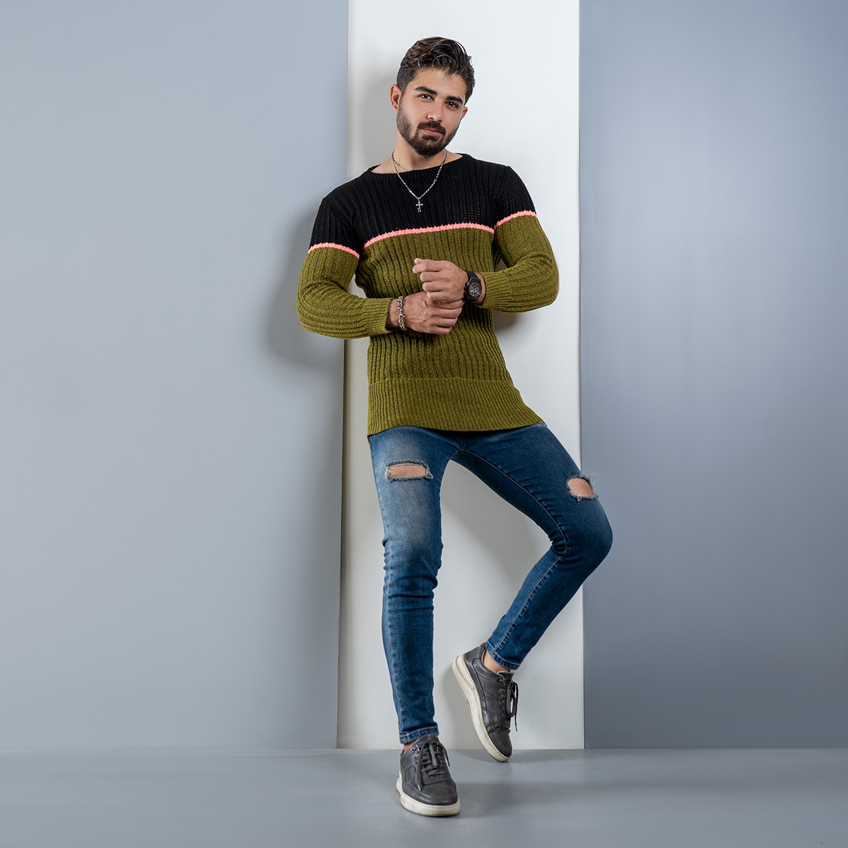 پلیور اندامی (T) خردلی مشکی مردانه مدل Adnan