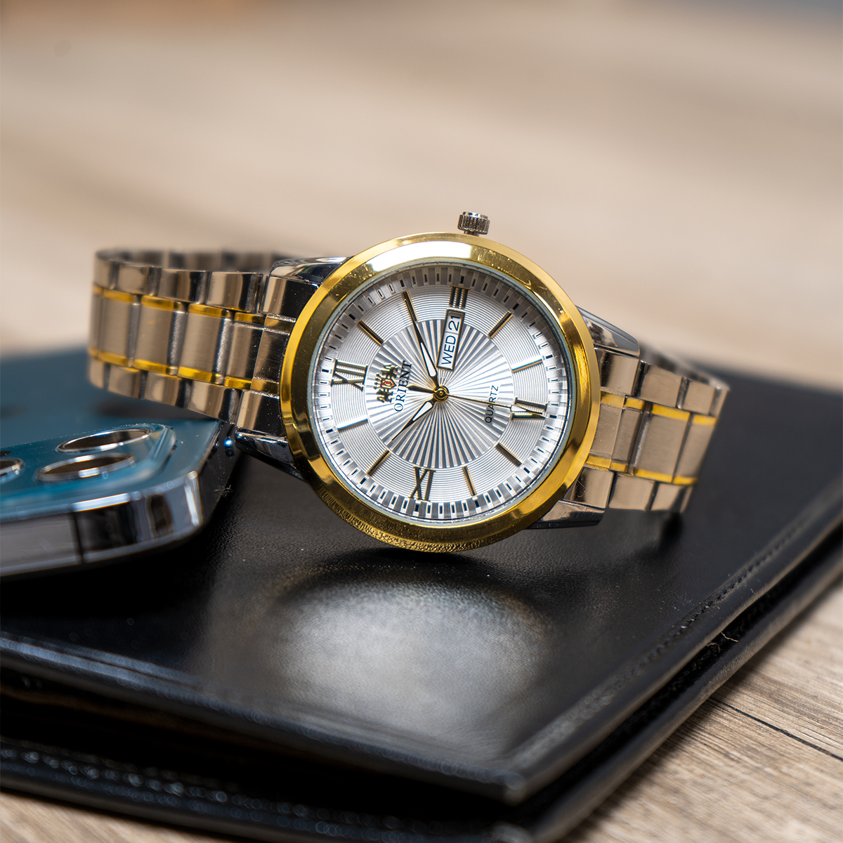 ساعت مچی Orient دورنگ مدل Z20