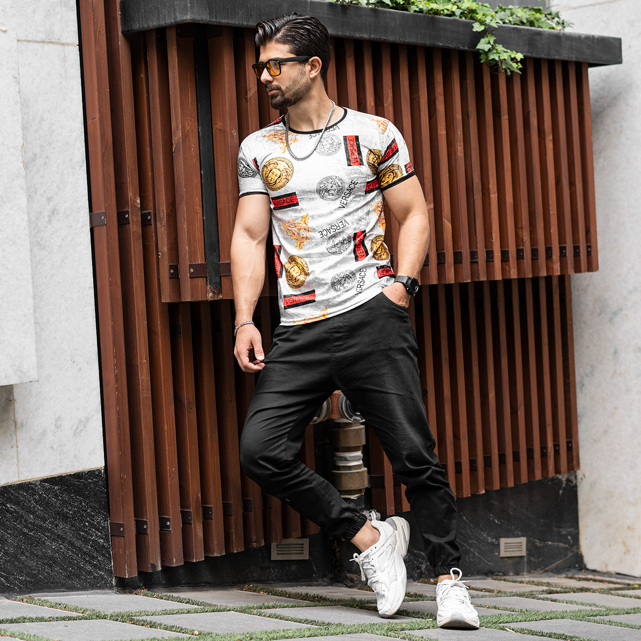 تیشرت مخمل ورساچه طوسی روشن مردانه مدلlavino