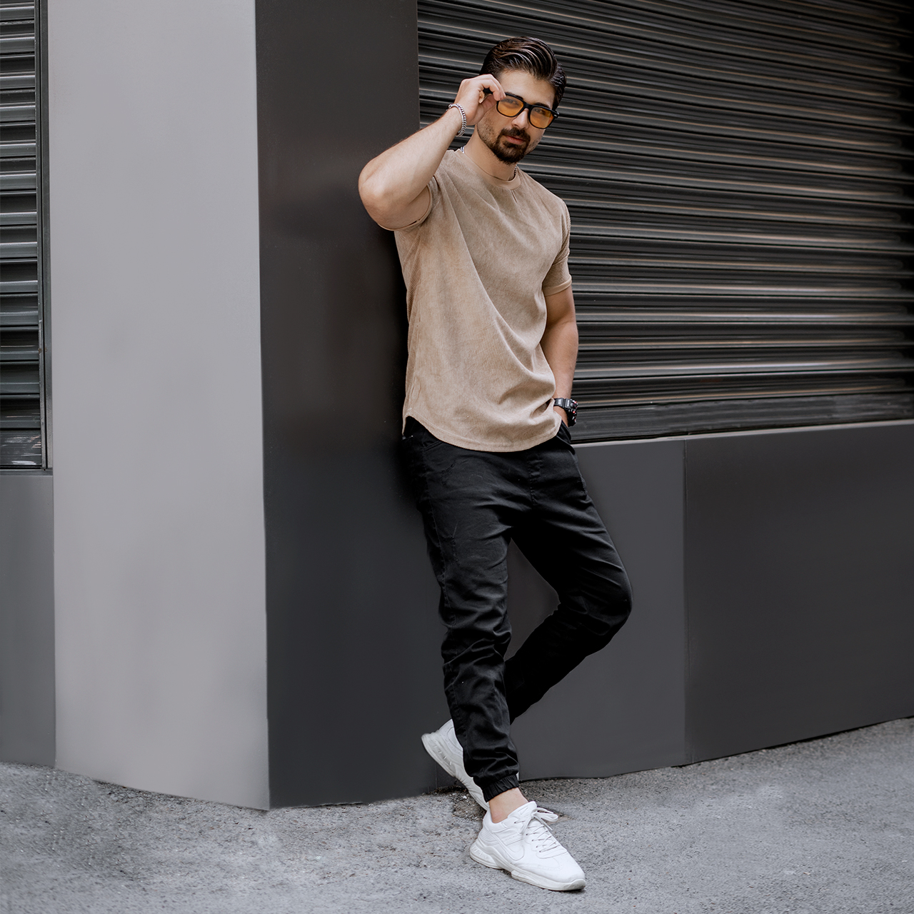 تیشرت مخمل کبریتی کرم مردانه مدل Farshid