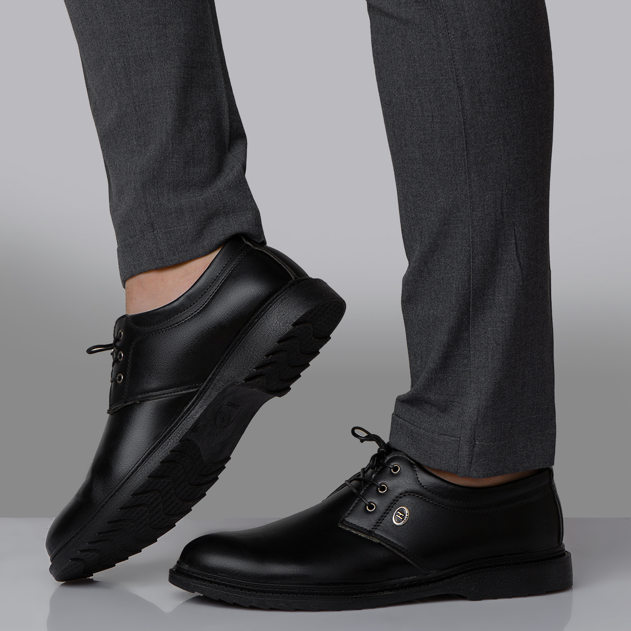 کفش تخت مشکی بندی مردانه مدل Romax