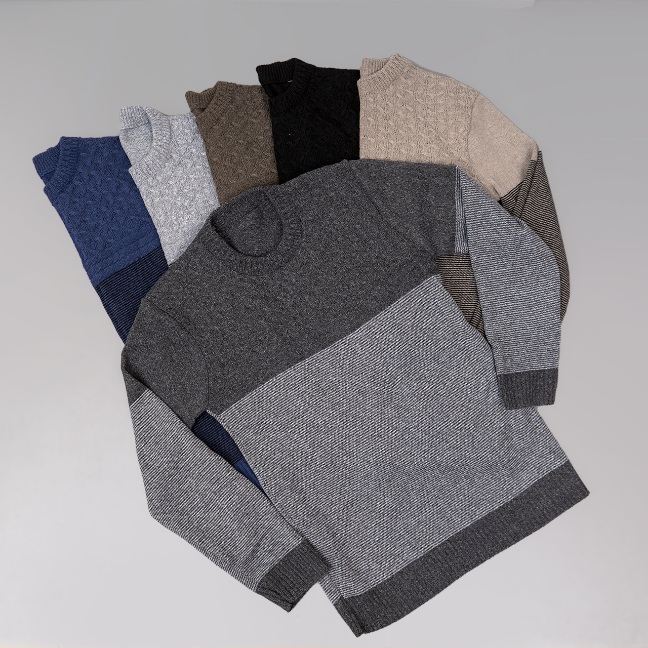 پلیور مردانه راه راه قهوه ای مدل navid