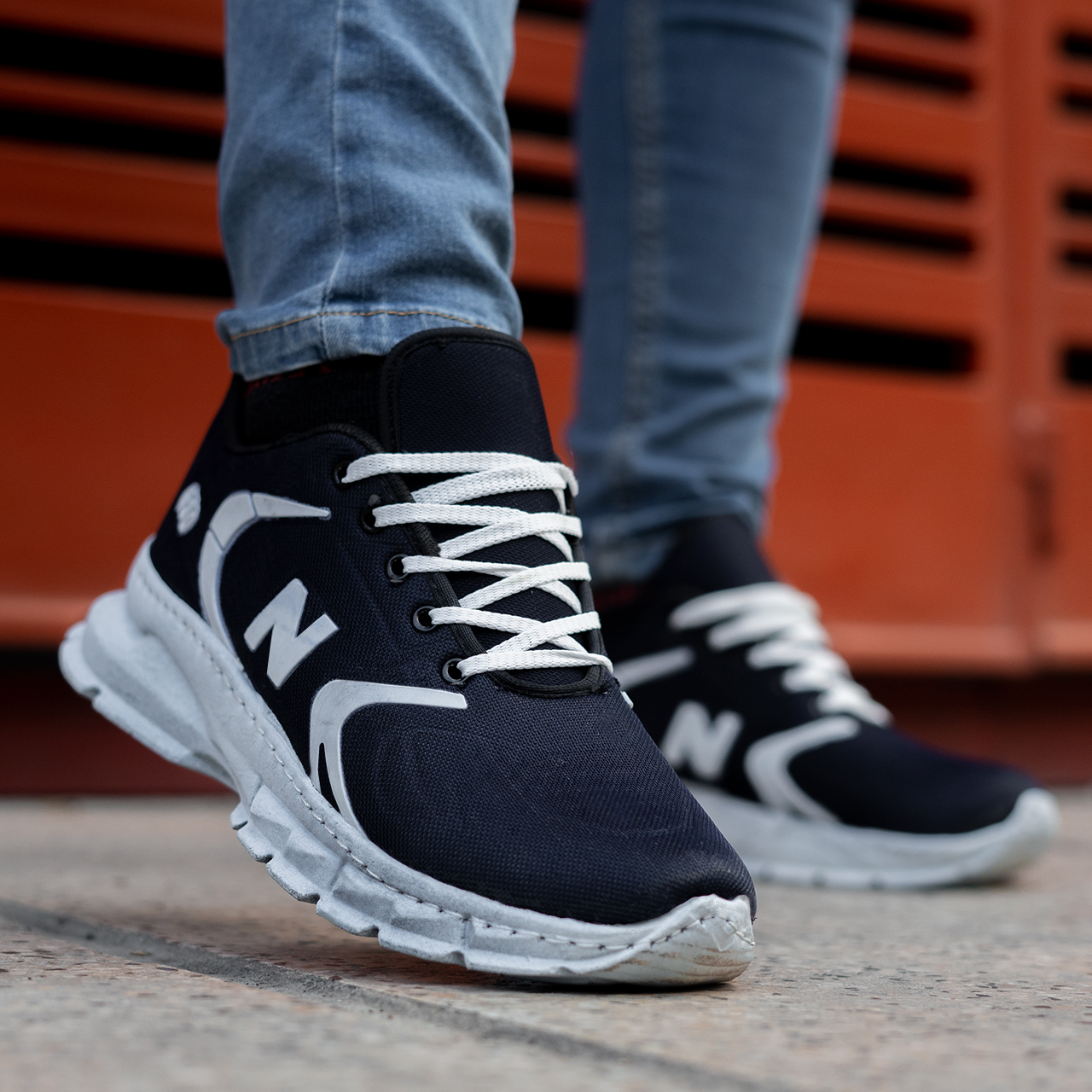 کفش ورزشی(T) مردانه نیو بالانس مدل R82