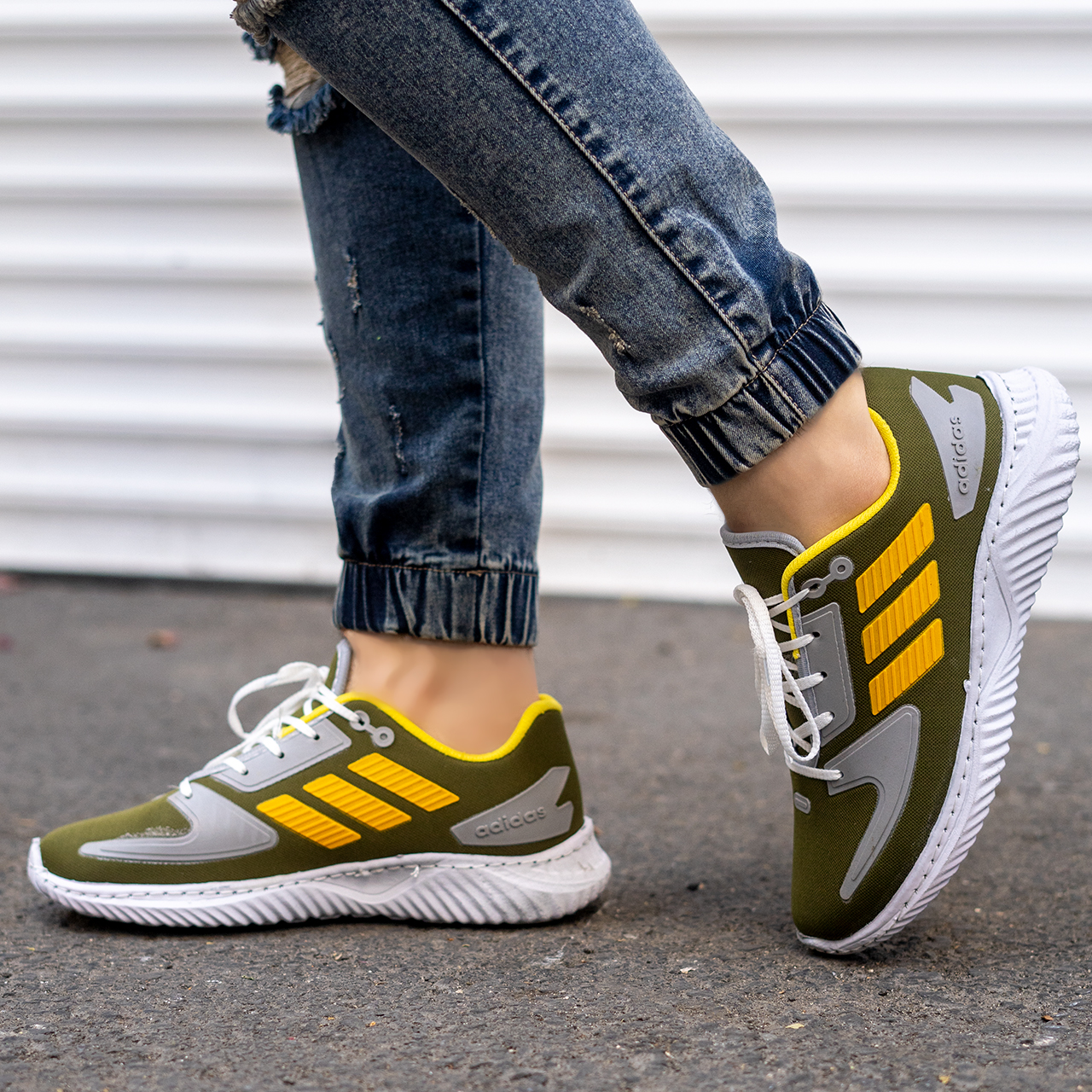 کفش ورزشی (T) آدیداس سبز زرد مردانه مدل atras