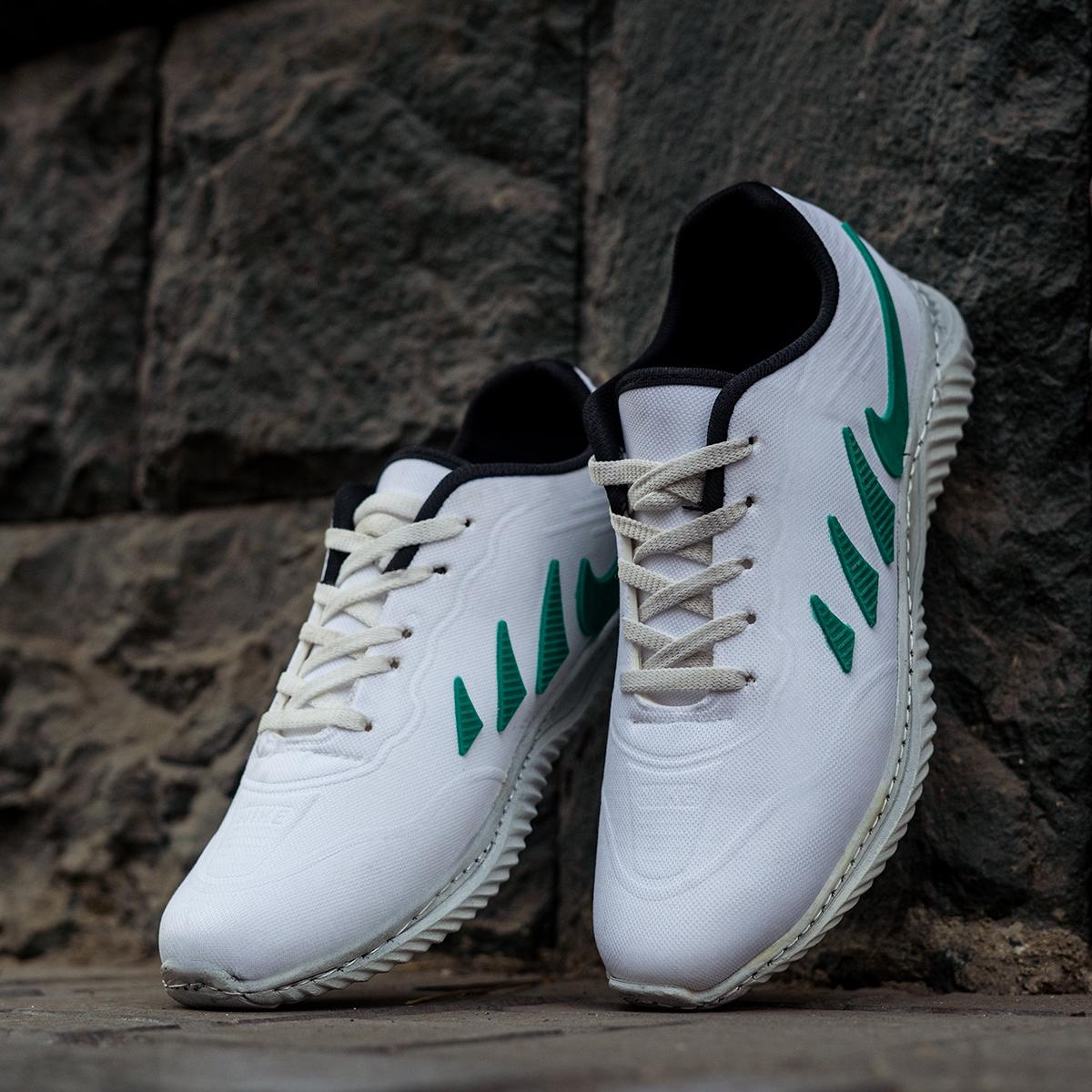 کفش ورزشی(T) مردانه سفید مدل vartan