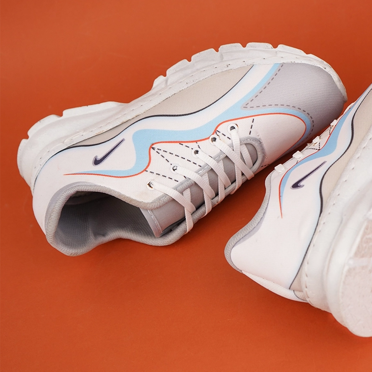 کفش ورزشی مردانه (T) نایک مدل خط چین