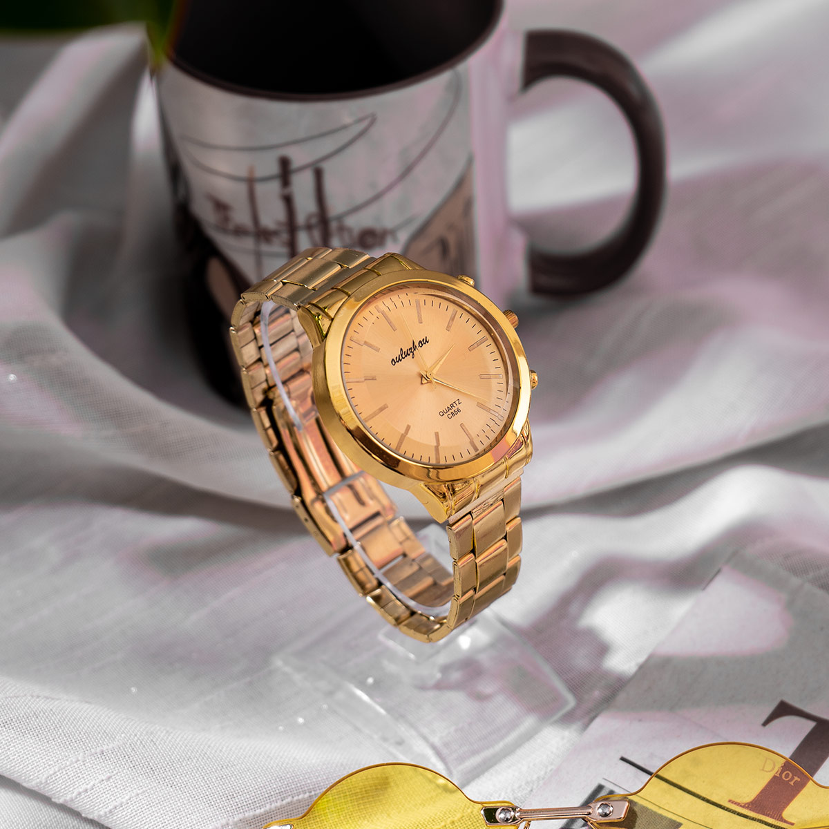 ساعت طلایی فلزی مدل Palitan