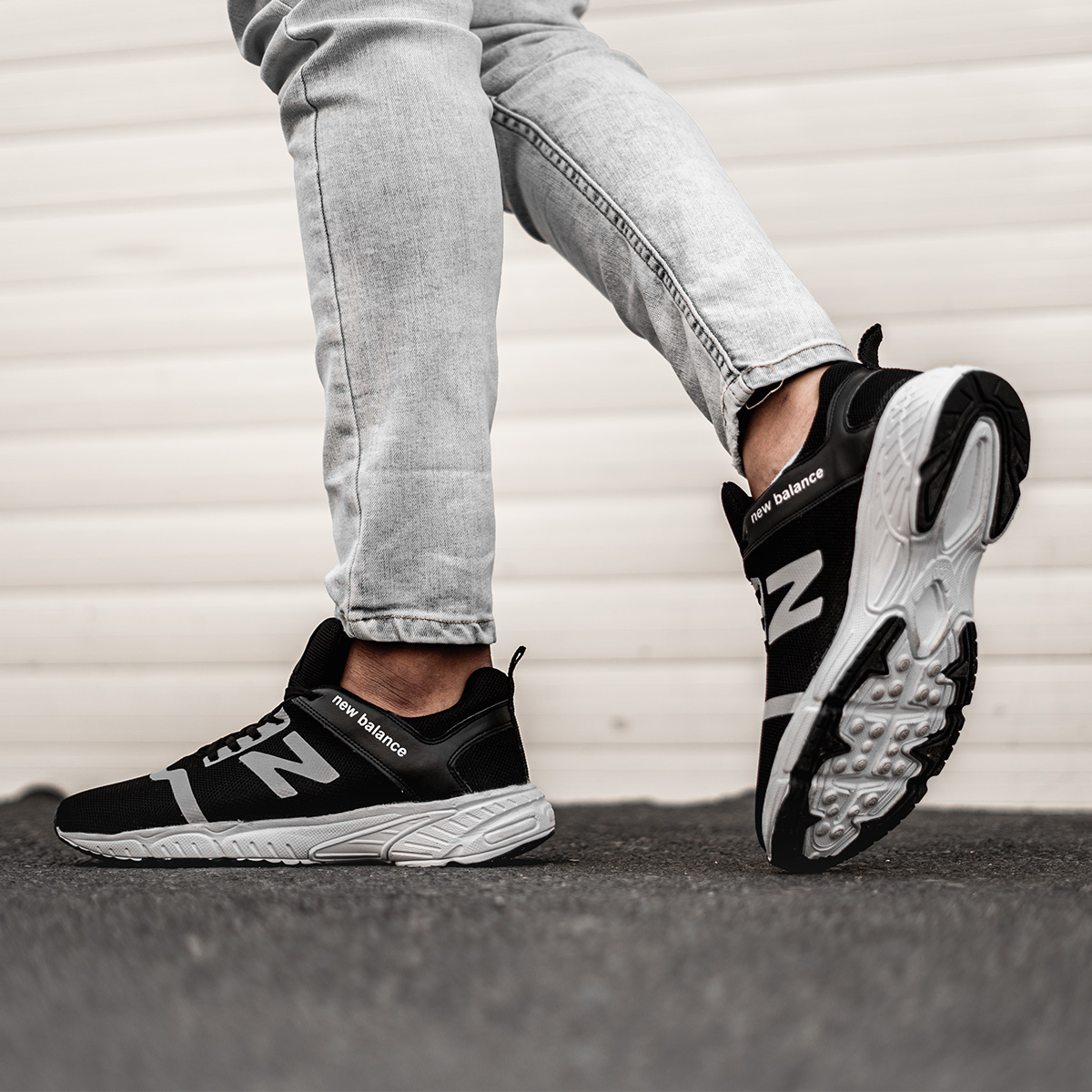 کفش ورزشی New Balance مردانه مشکی مدل Rolan