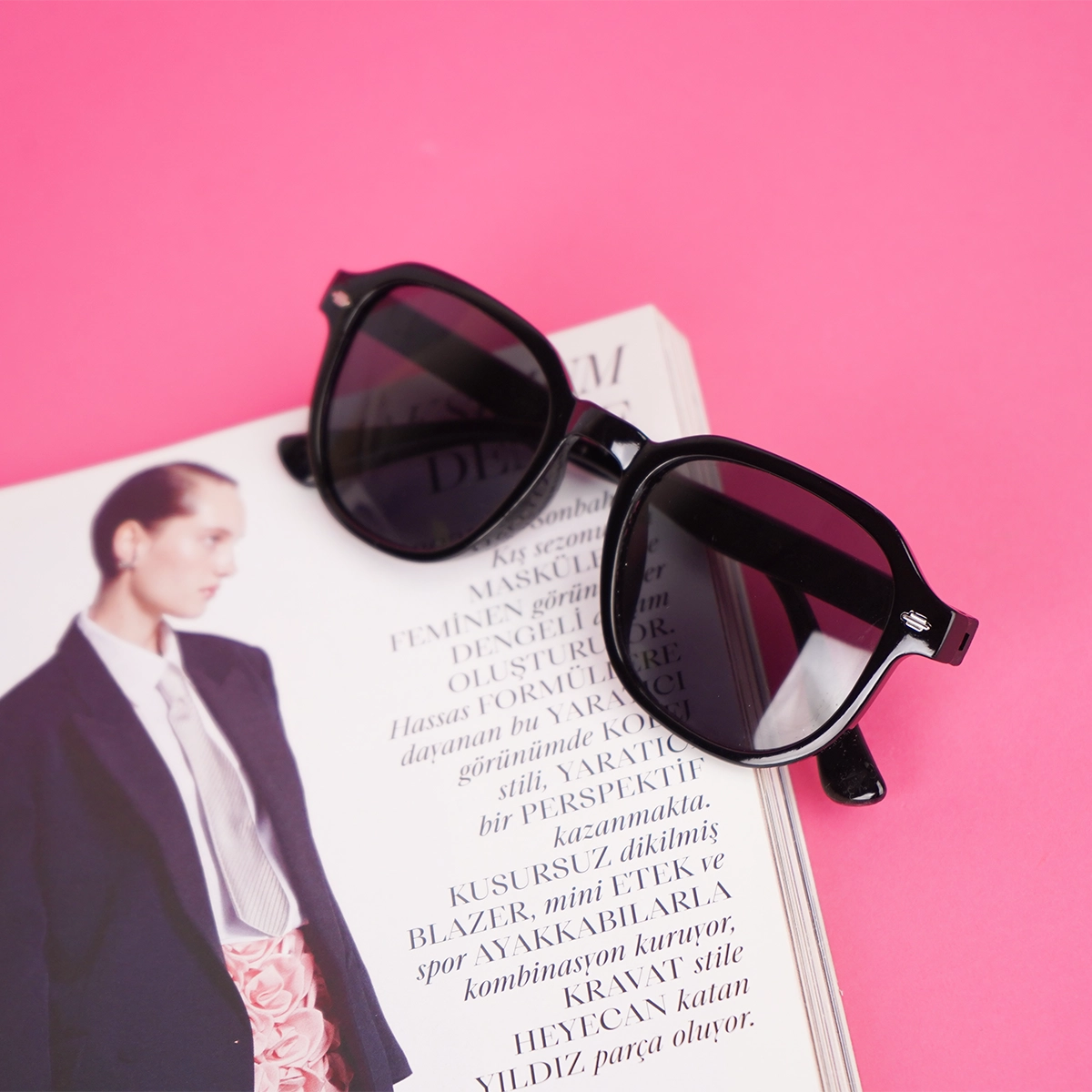 عینک آفتابی مشکی rumanah مدل Rk90