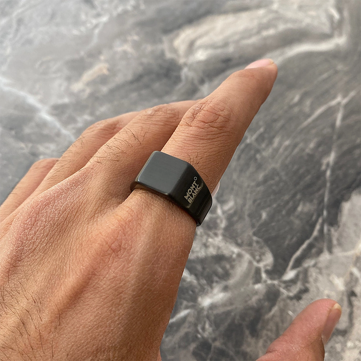 انگشتر مردانه مشکی مدل Mont Blanc