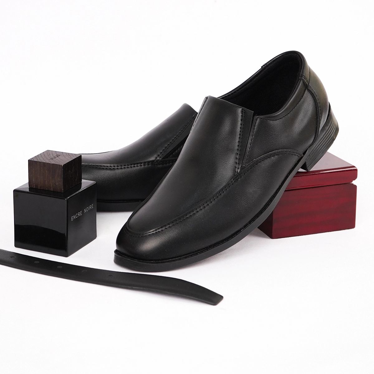 کفش رسمی ساده مردانه بغل کشی مدل Tamora