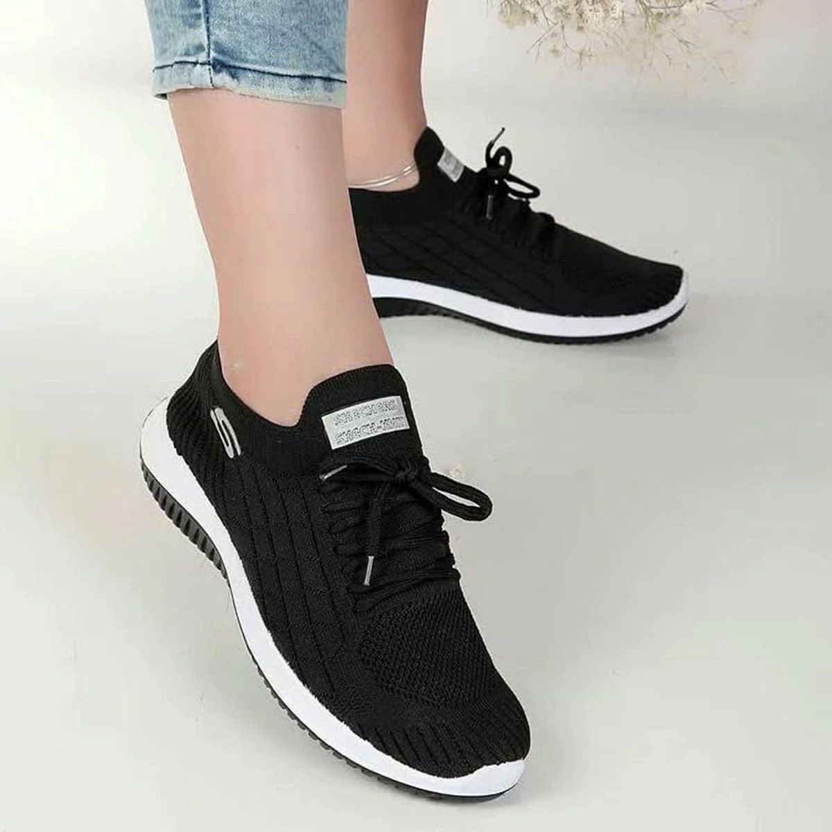 کفش ورزشی SKECHERS مشکی زیره سفید زنانه مدل Helena