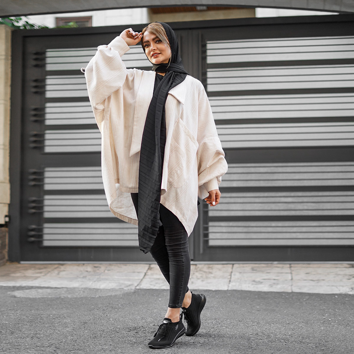 کفش ورزشی SKECHERS مشکی زنانه مدل Helena